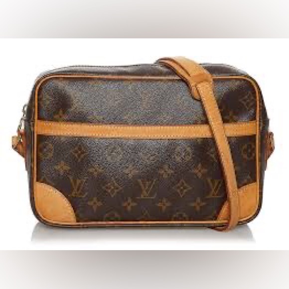 Louis Vuitton Handbags - Louis Vuitton Trocadero 30 Monogram Crossbody Bag